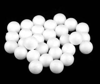 Polystyrenové kuličky o průměru 2 cm - 35 ks