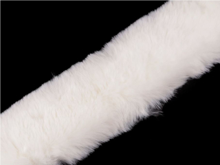 Dekorační kožešina šíře 5 cm, délka 100 cm - bílá